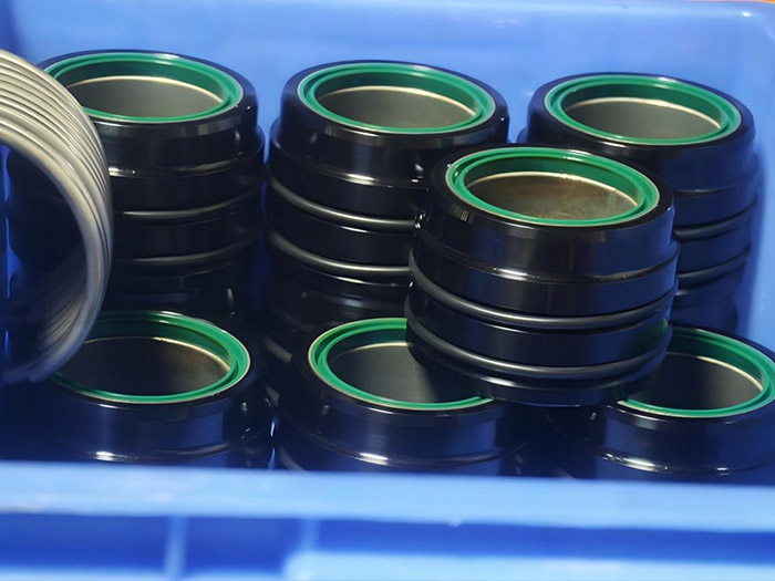 Robot Balancing Cylinder Failure Shutting Down Your Line? One-Stop Repair & Replacement for Yaskawa | Kawasaki Balancing Cylinders – From BBK